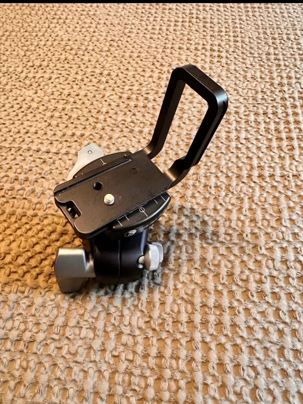 RRS BH-40 Ball Head with Lever-Release Clamp — Black/Silver